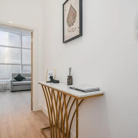 Town Centre Apartment - Near Airport & Train Station Luton  Esterno foto