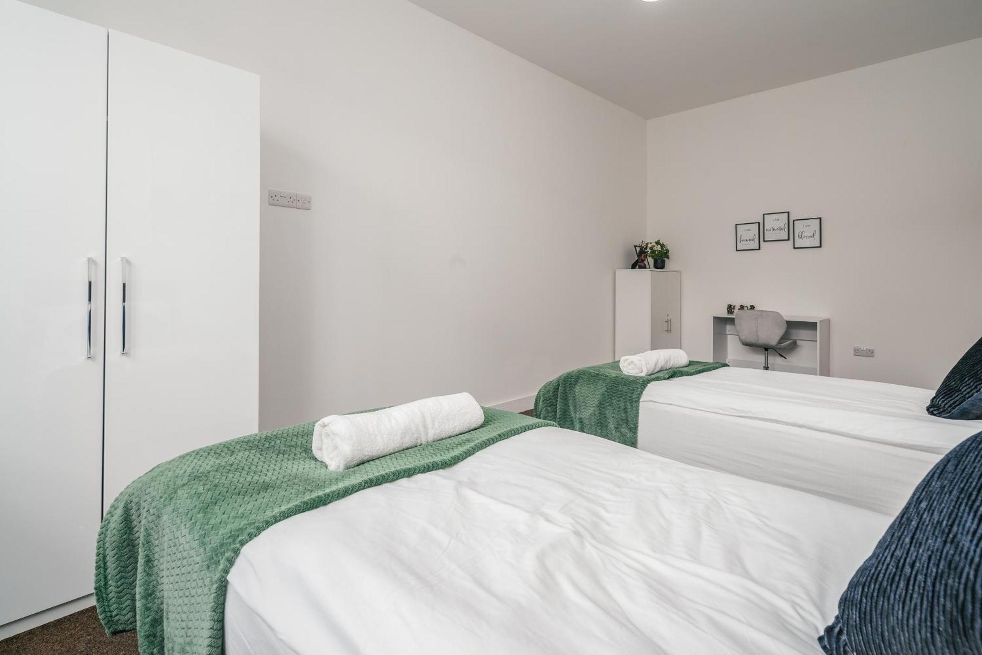 Apartment Town Centre - Near Airport & Train Station *